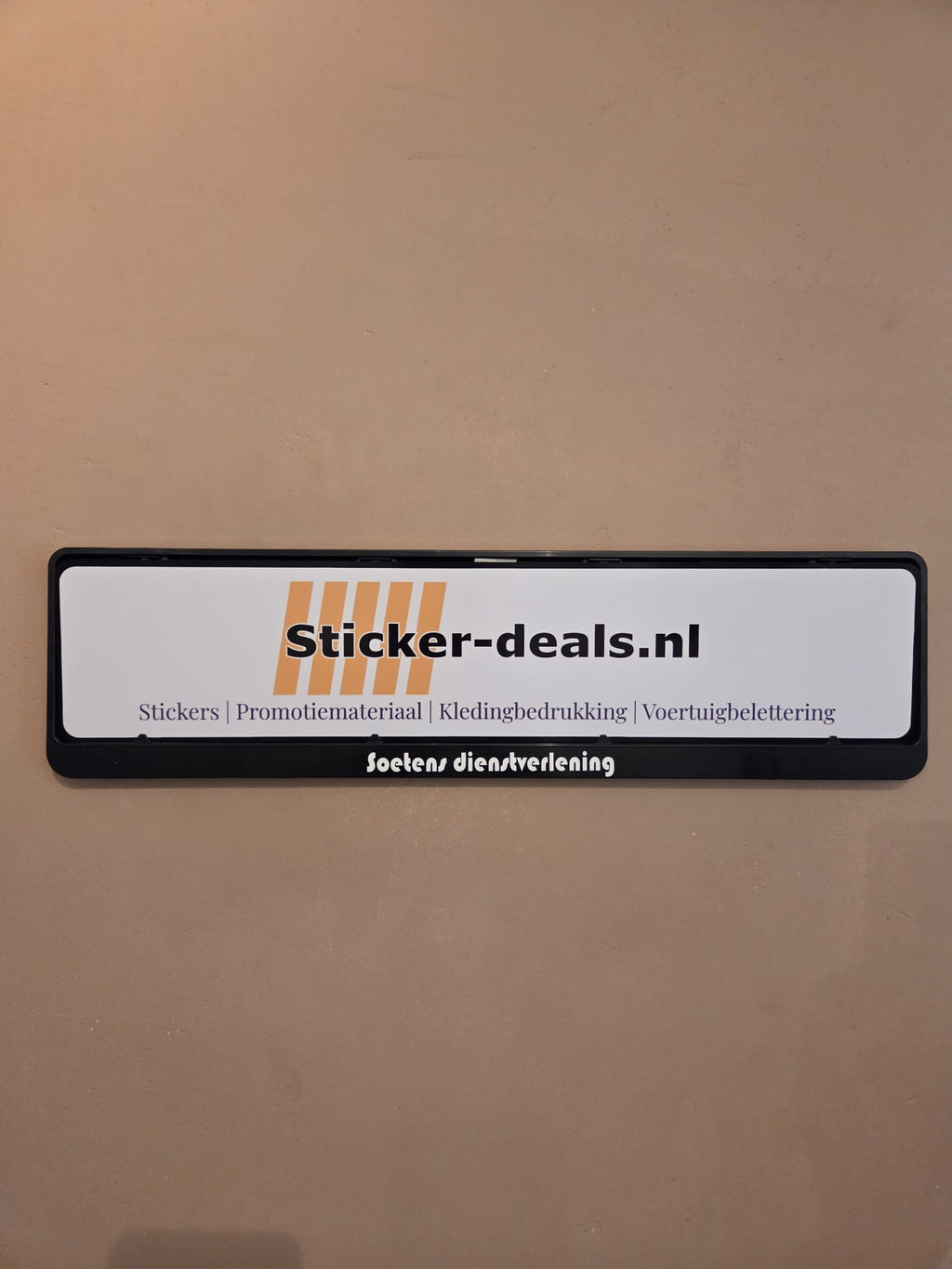 Kentekenplaat tekst mét NL kentekenplaathouder