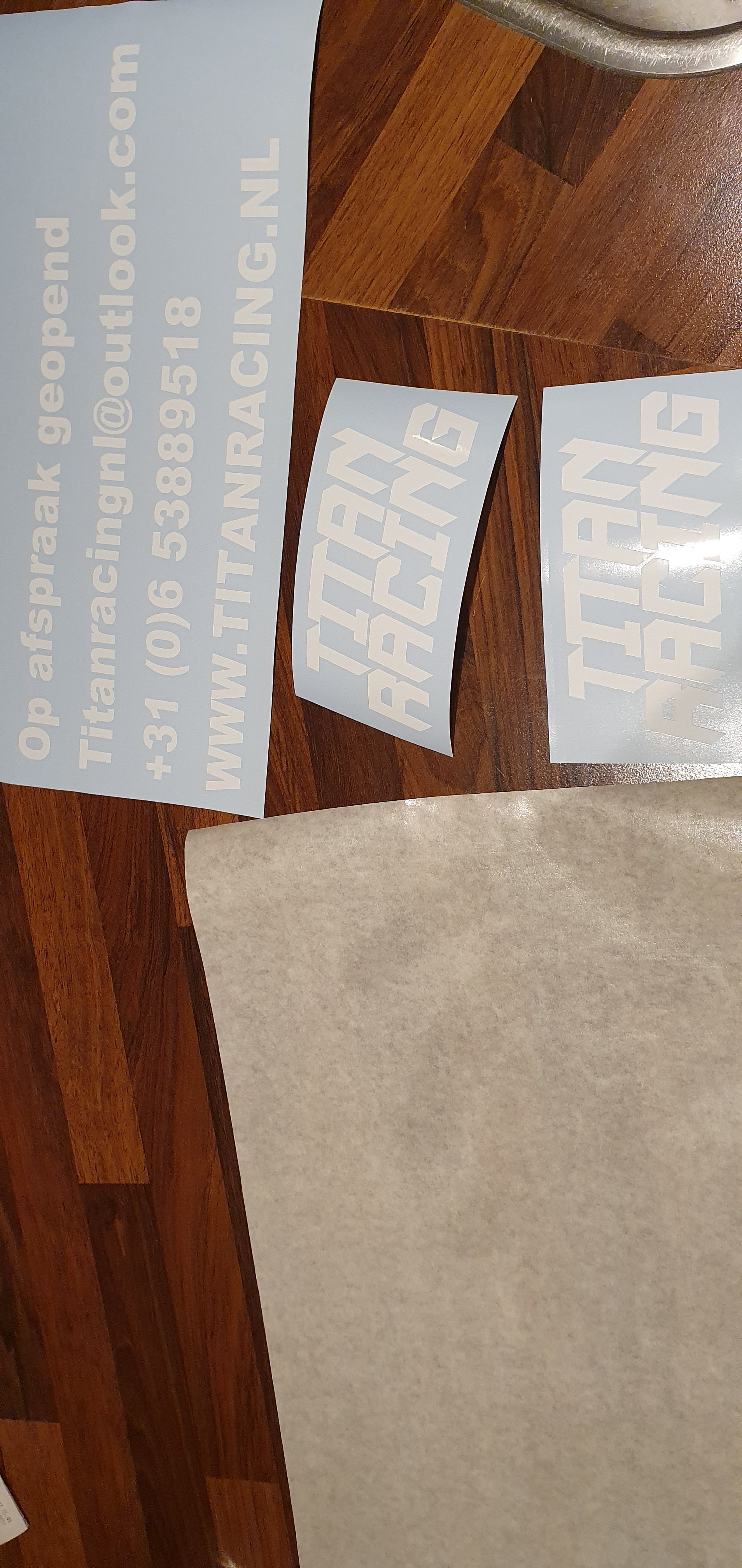 Custom en/of logo stickers