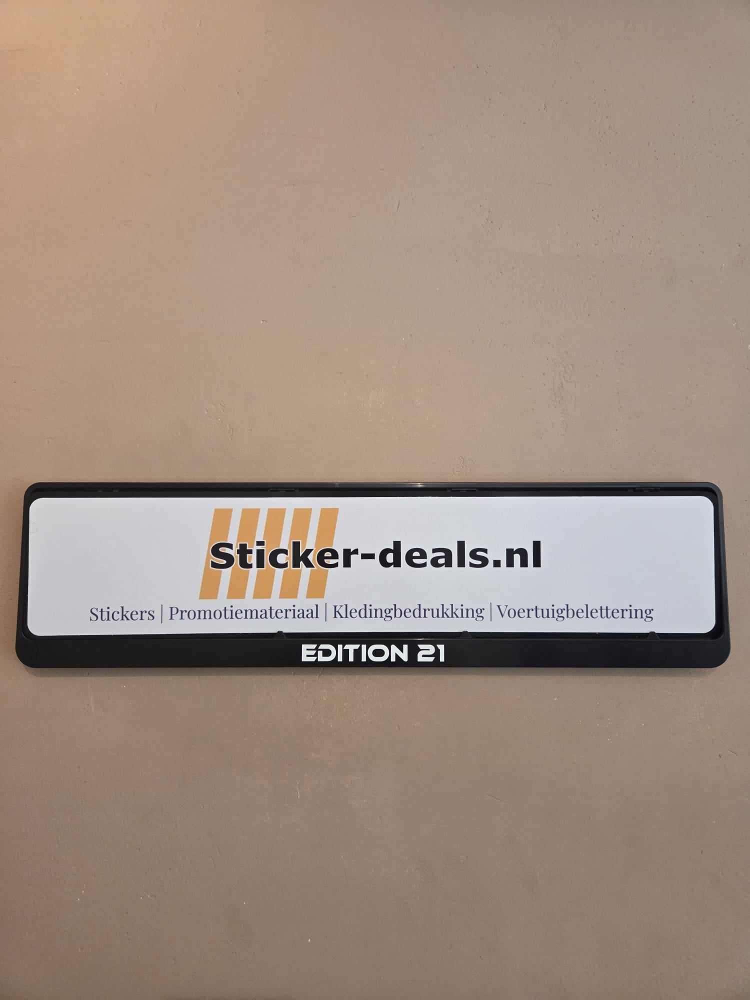 Kentekenplaat tekst mét NL kentekenplaathouder
