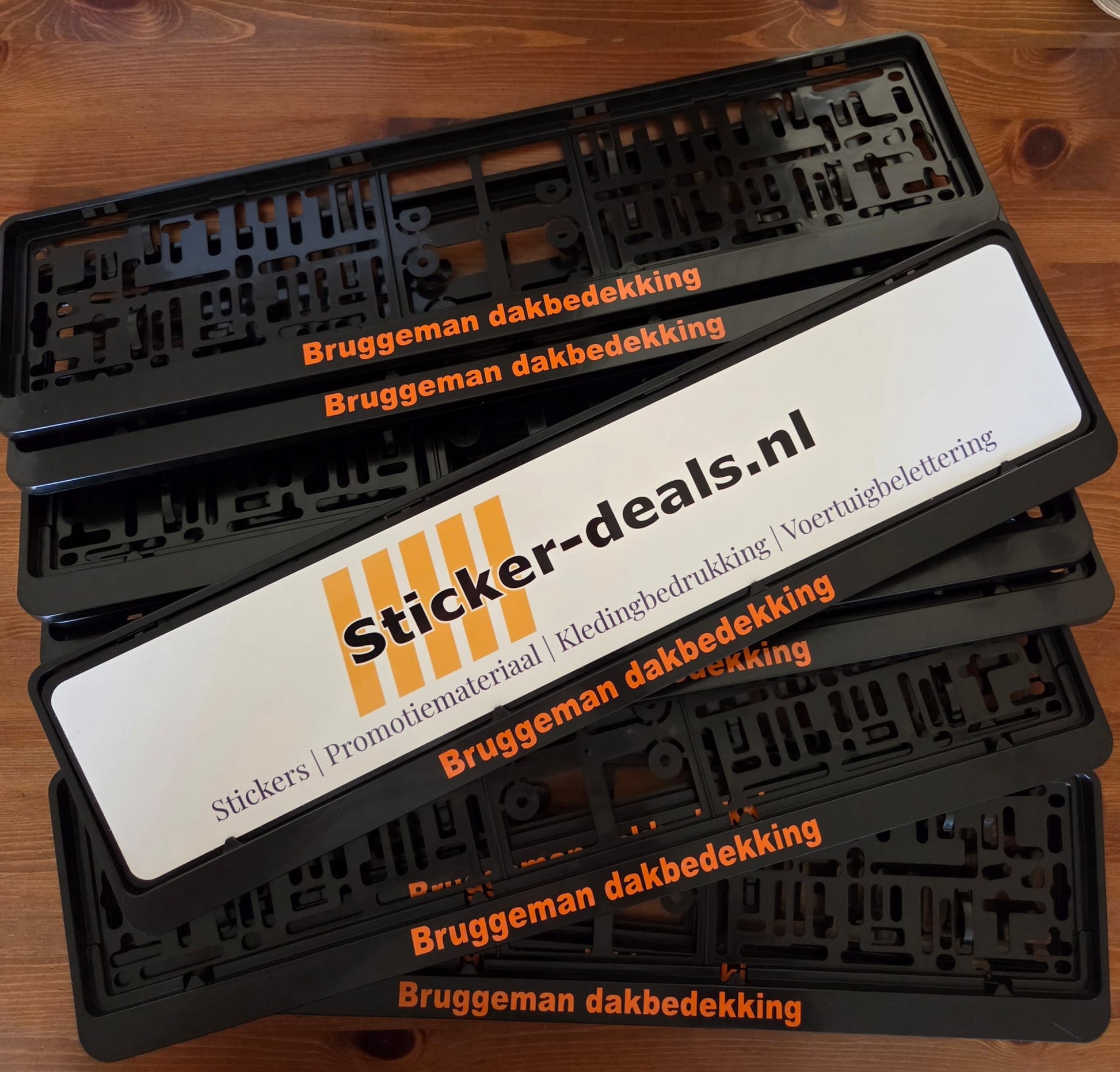 Kentekenplaat tekst mét NL kentekenplaathouder