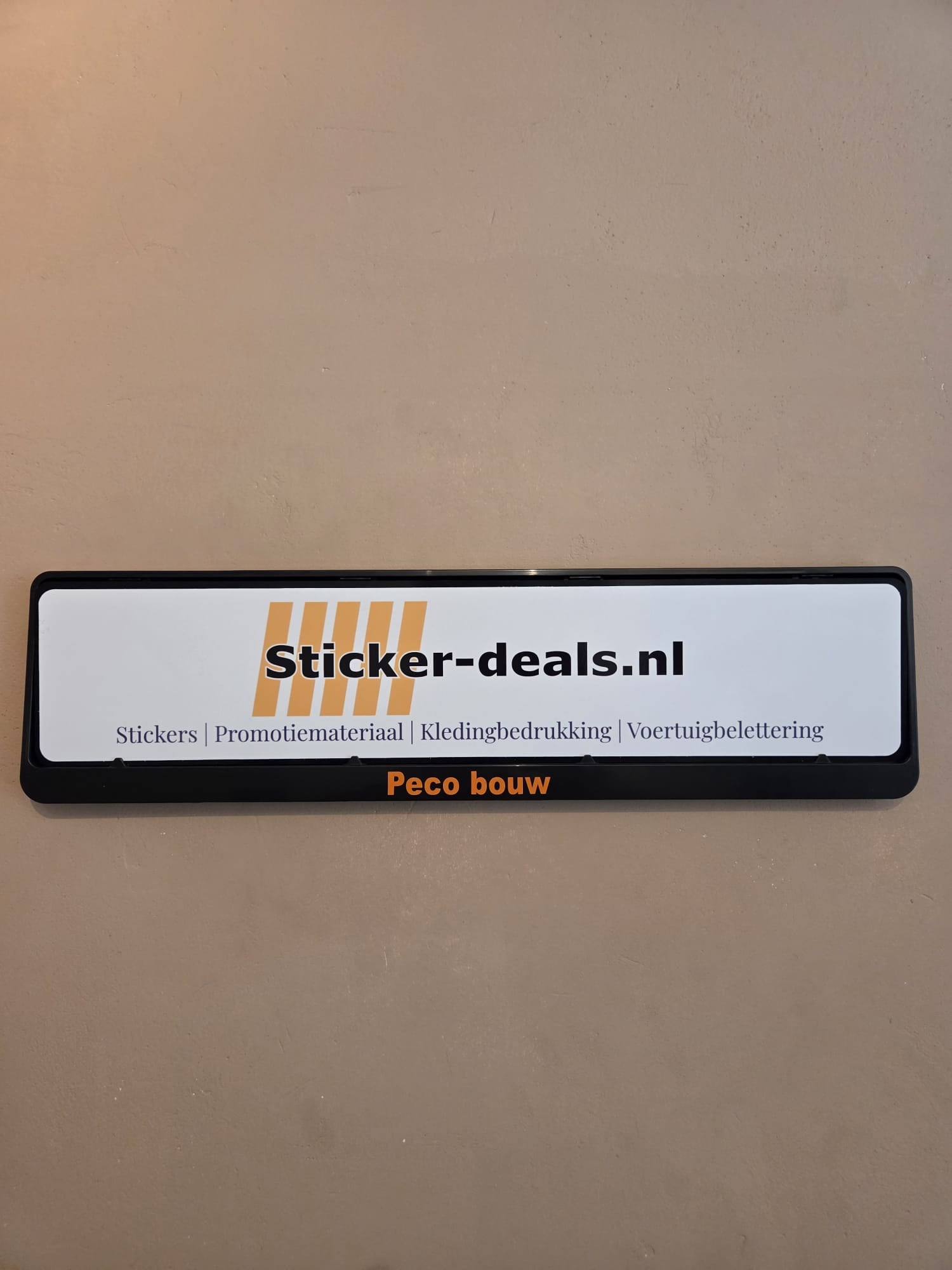 Kentekenplaat tekst mét NL kentekenplaathouder