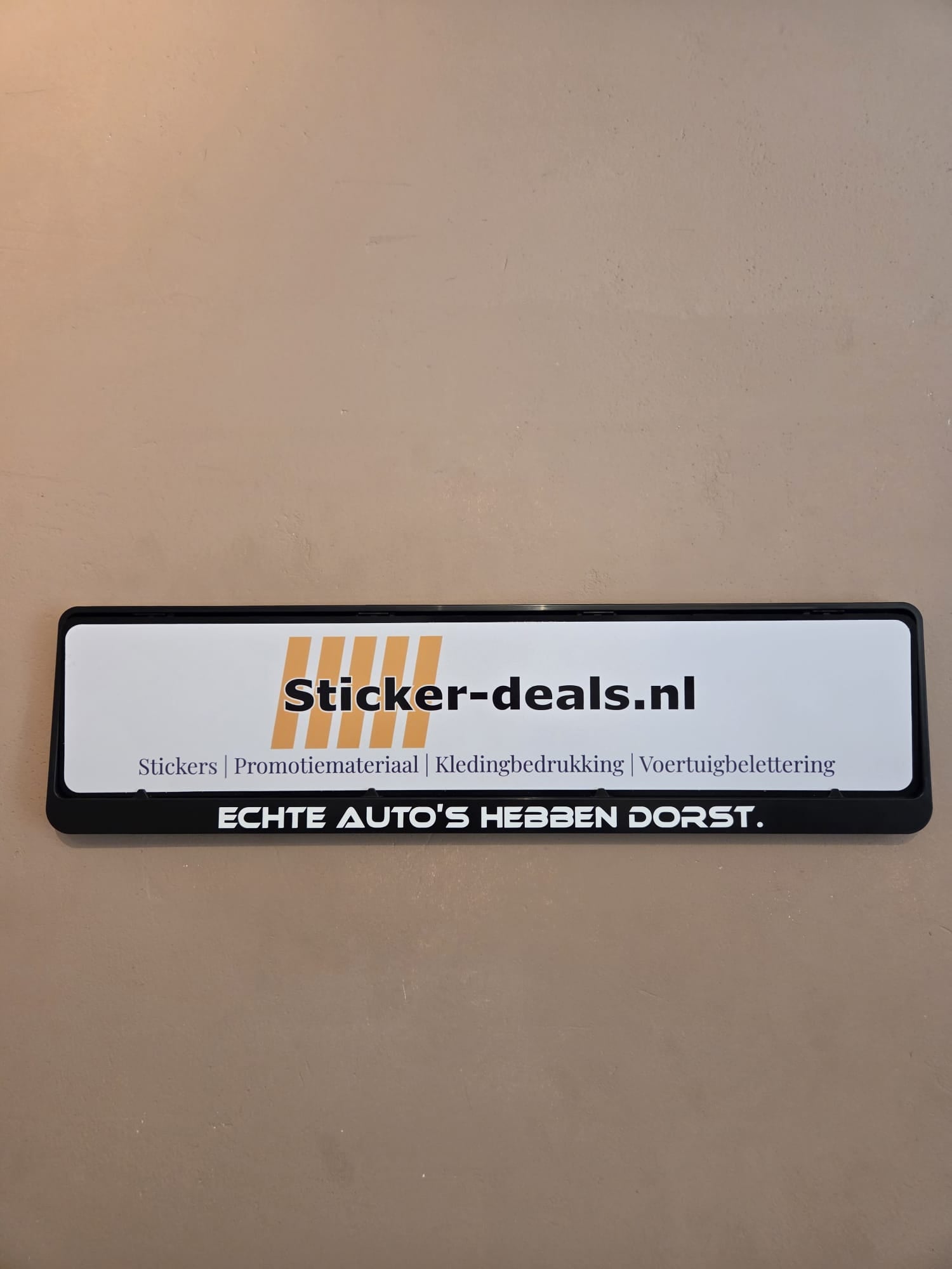 Kentekenplaat tekst mét NL kentekenplaathouder