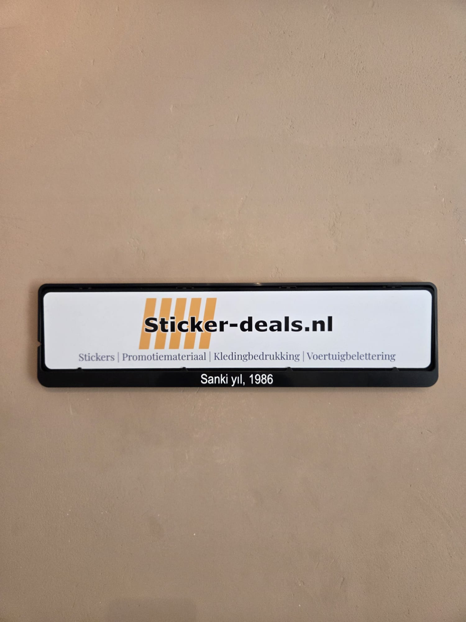 Kentekenplaat tekst mét NL kentekenplaathouder