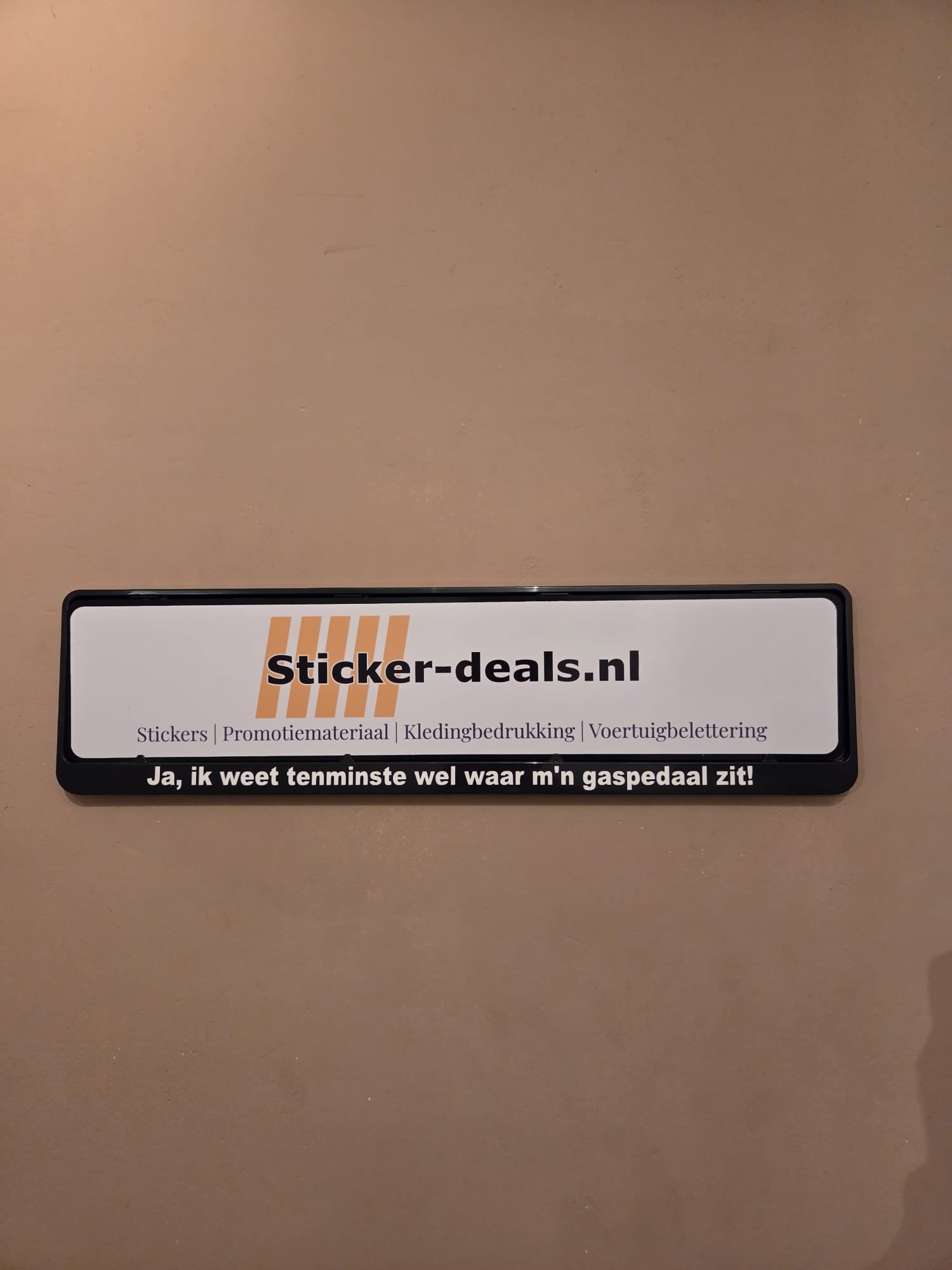 Kentekenplaat tekst mét NL kentekenplaathouder