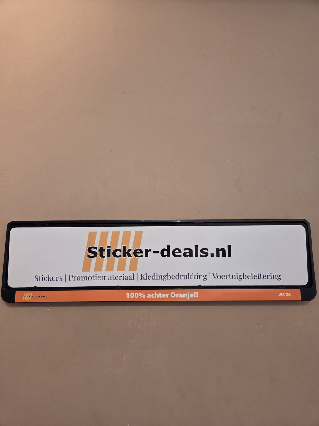 Kentekenplaatsticker WK26 (met houder)
