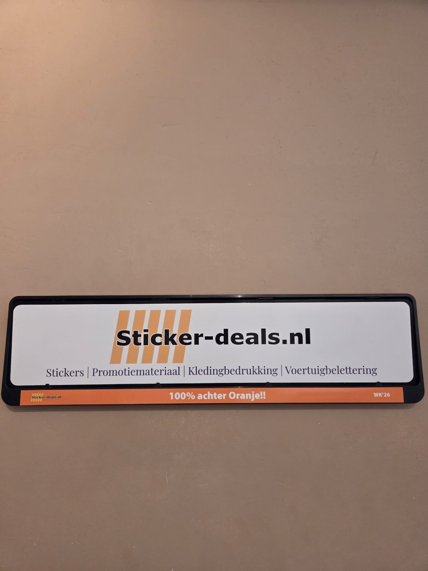 Kentekenplaatsticker WK26 (met houder)