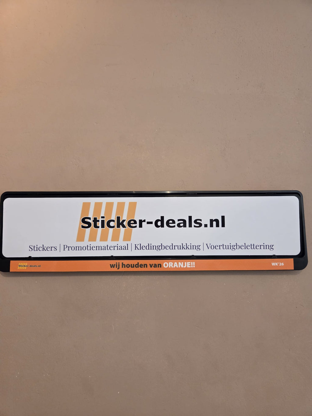 Kentekenplaatsticker WK26 (met houder)
