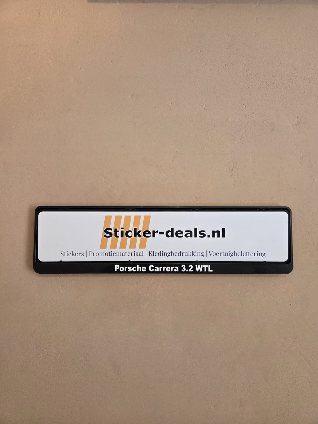 Kentekenplaat tekst mét NL kentekenplaathouder